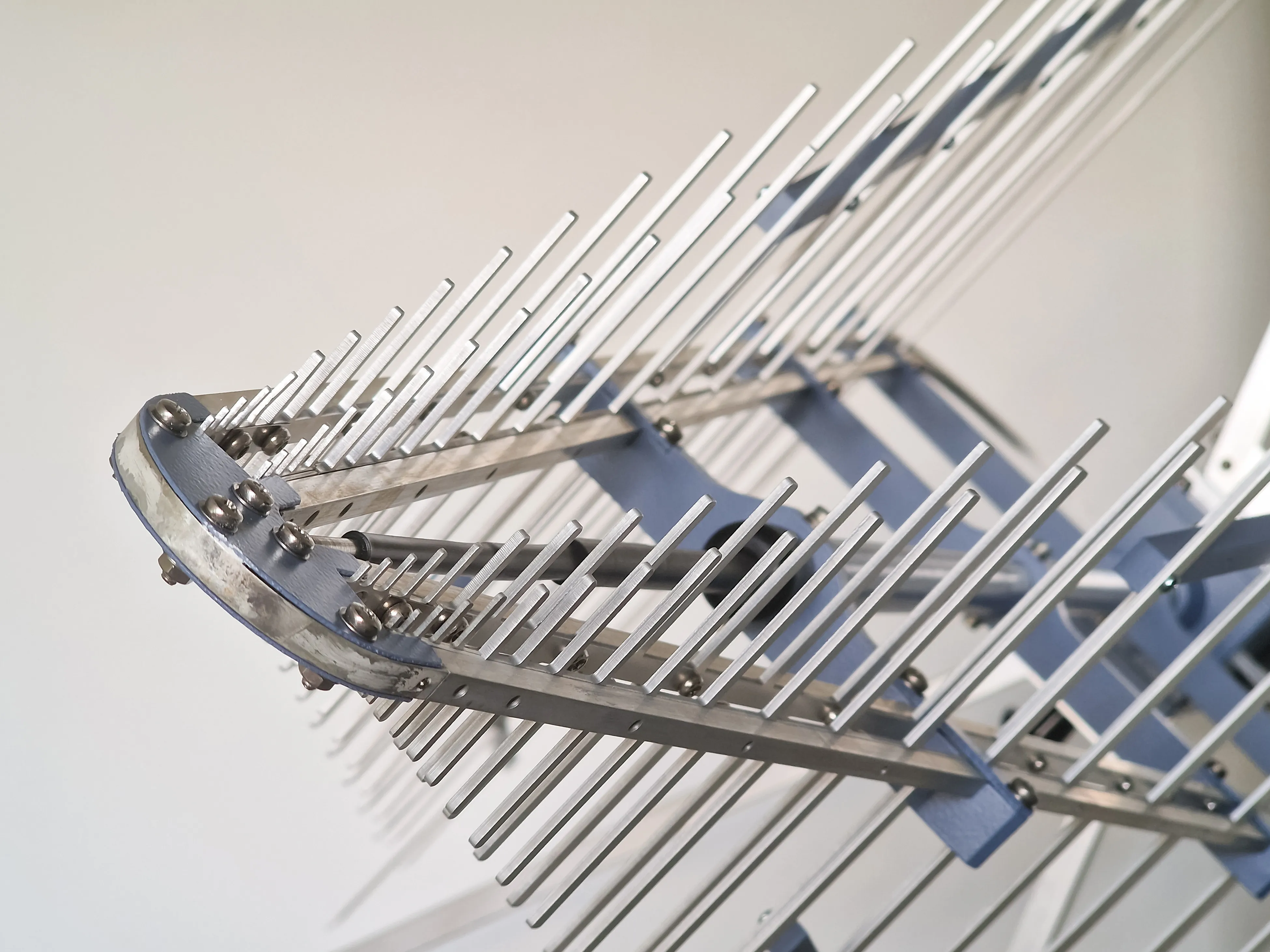 Ultralog high gain EMC electromagnetic compatibility radiated emissions antenna